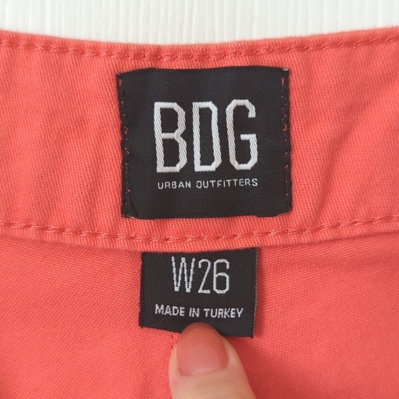 BDG Urban Outfitters Retro Pleated High Waisted Wide Leg Shorts Raspberry 26 - Picture 4 of 11